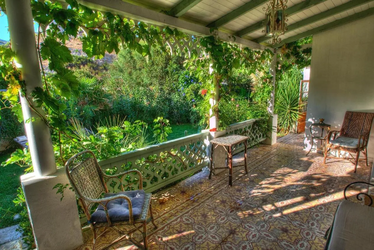 La Petite Calanque Bed and Breakfast Marseille Bed & Breakfast