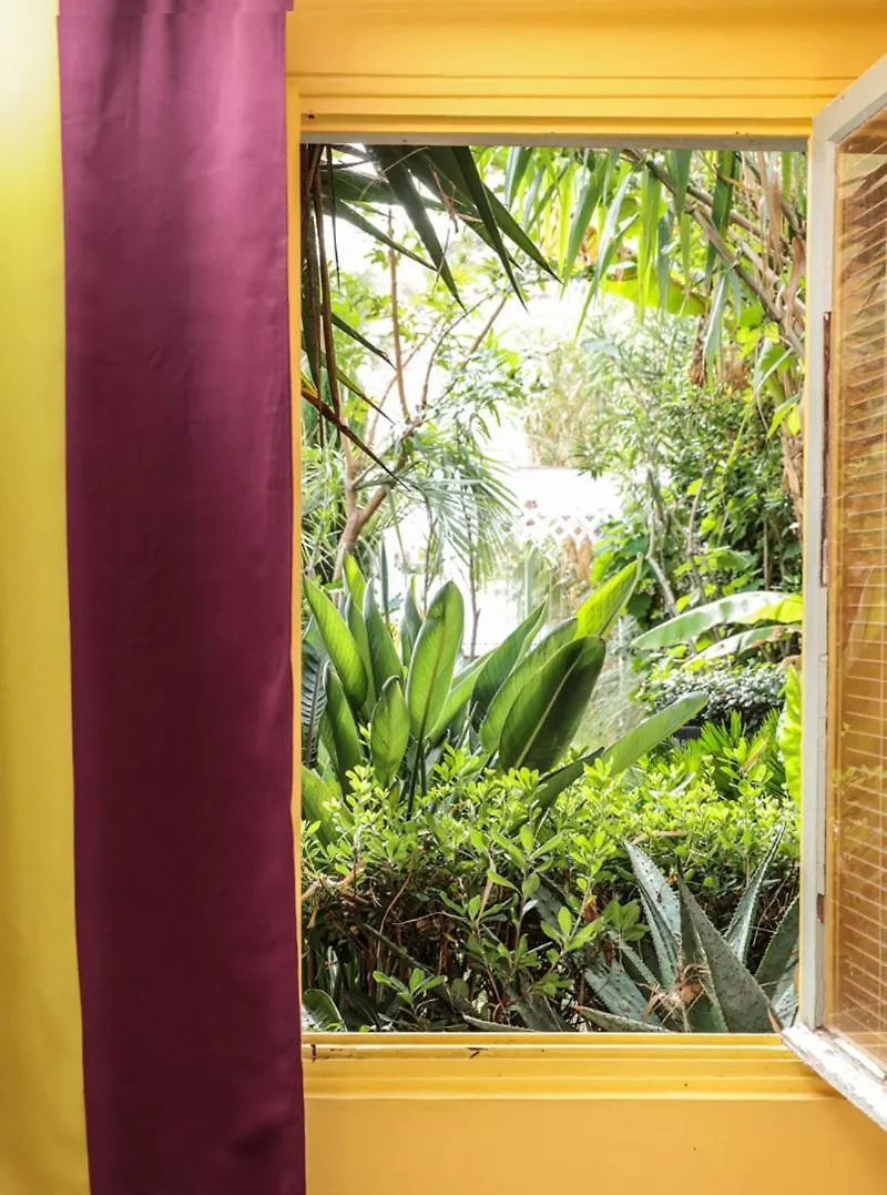 La Petite Calanque Bed and Breakfast Marseille Bed & Breakfast